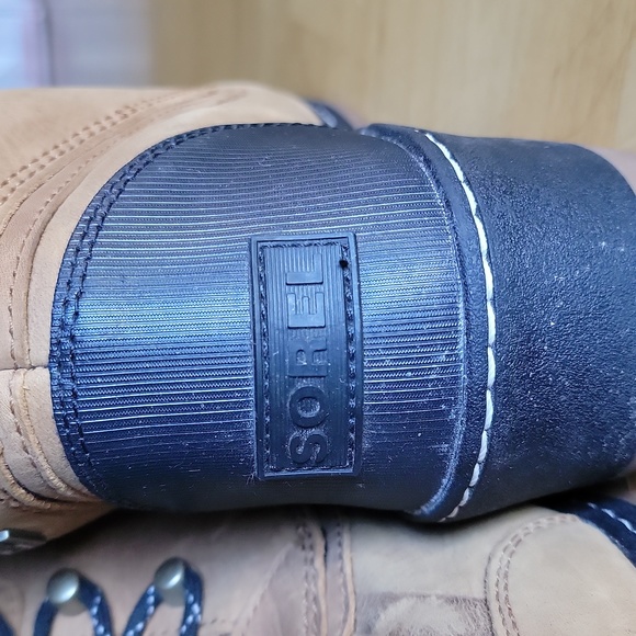 Sorel Size 11 Faux Fur Snow Boots Pre-owned + Great Condition - Picture 3 of 8